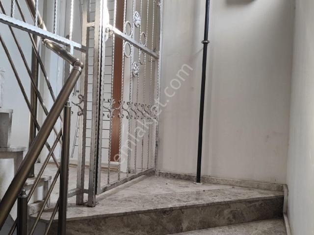 Buca Mustafa Kemal Mahallesinde 2+1 Açık Mutfak Salon Teraslı Kiralık Daire