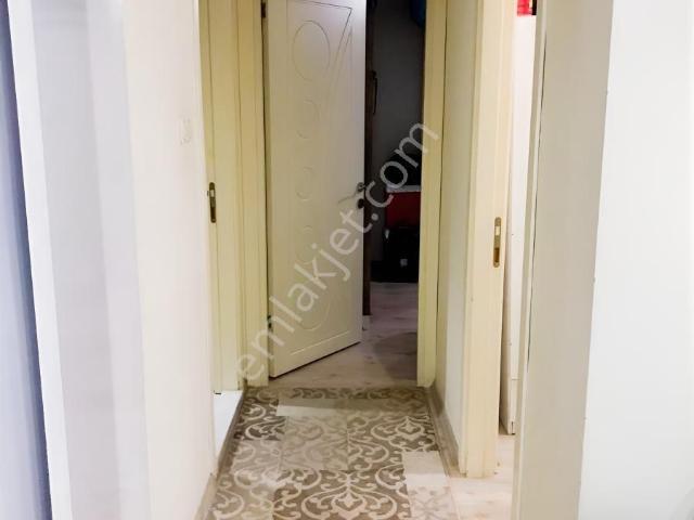 Buca Merkezde Satılık 2+1 Doğalgazlı Daire!