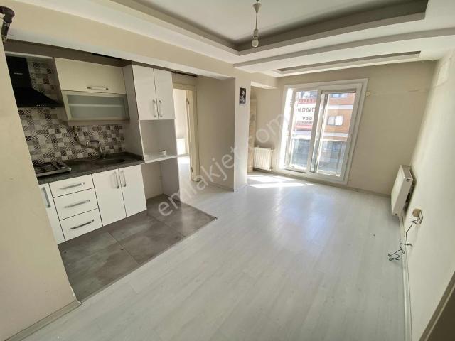 Buca Adatepe Mahallesinde Kiralık 1+1 Doğalgazlı Arakat Daire