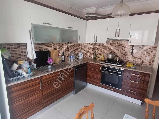 Buca Adatepe Mahallesinde Satılık 2+1 Kapalı Mutfak Çift Balkon