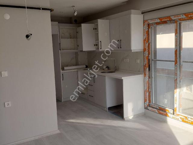 Buca Akıncılarda Kiralık 1+1 Doğalgazlı Asansörlü Sıfır Son Kat Dai
