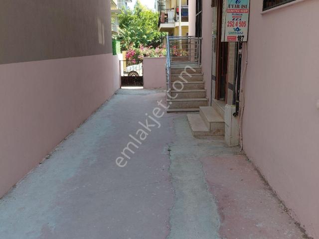 Buca Akıncılarda Kiralık 2+1 Kapalı Mutfak Doğalgazlı Yüksek Zemin Bahçeli Geniş Daire
