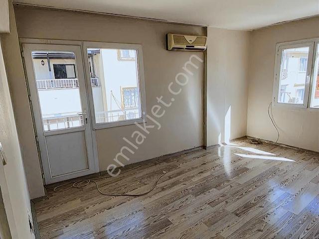 Buca Dokuzçeşmelerde Kiralık 2+1 Kapalı Mutfak Ev