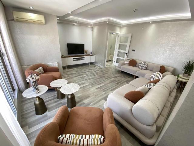Buca Çevikbirde Satılık 3+1 Çift Cephe Ebeveyn Banyolu Ferah Ev