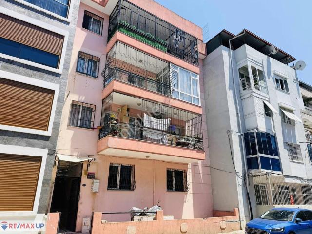 Buca Efeler Genç Bina Sınırsız Kredili Arakat 2+1 Satılık Daire
