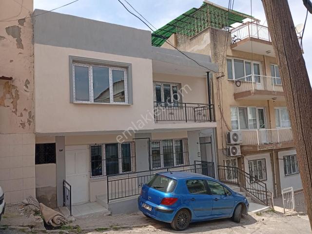 Buca Emlak Tan Satılık 2 Katlı Bina 240m2 Arsa İçinde Konak Ferahlı