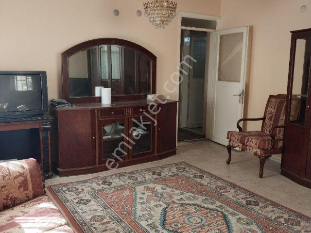 Buca Gaziler Mahallesi Eşyalı Doğalgazlı Kiralık 3+1 Geniş Daire