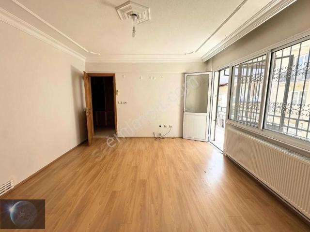 Buca Göksu Mah/de Satılık 3+1 Arakat D.gazlı Daire