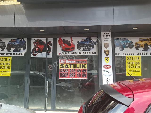 Buca Hürriyet Mahallesinde Cephesi Geniş Satılık İşyeri