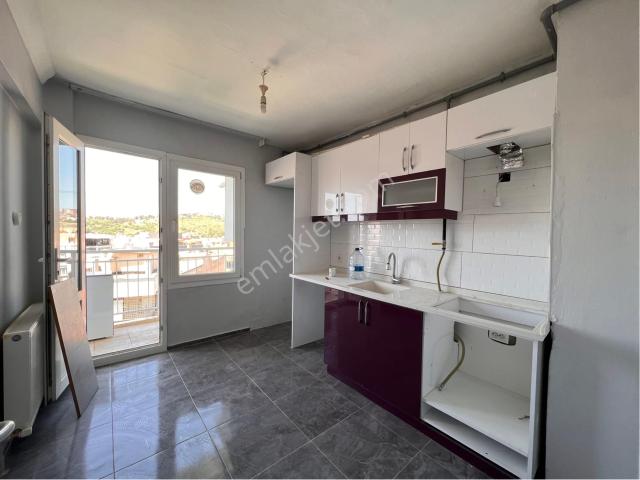 Buca Hürriyet Mh Menderes Cd Üzeri 2+1 120m2 Dgazlıkiralık Daire