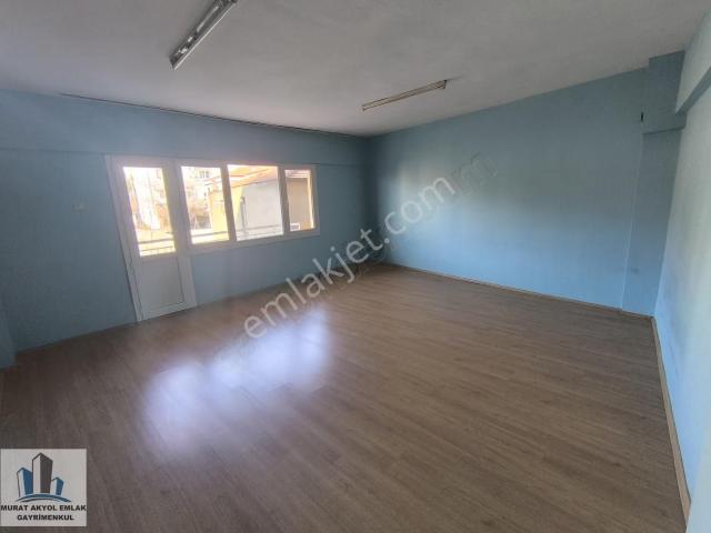 Buca Hasan Ağa Bahçesi Yakınında 4+1 150m2 Arakat Kiralık Daire