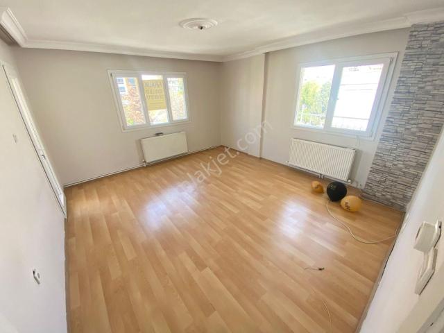 Buca İşçievleri Vergi Dairesi Yakını Barış Mah.de 3+1 115m2 Dgazlı Havadar Kiralık Daire