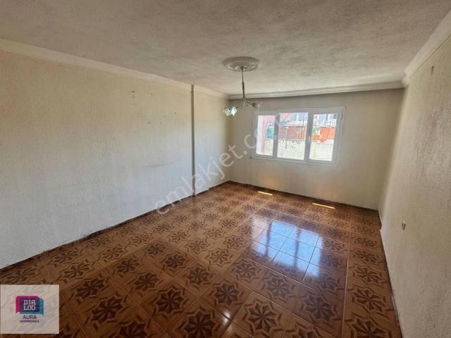 Buca İnönü Mahallesin'de İzbana Yakın 3+1 Kiralık Daire