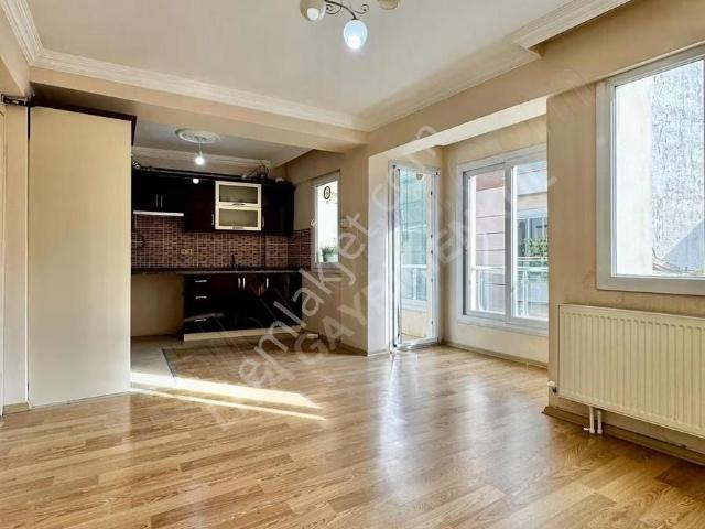 Buca Kozağaç'ta Kiralık 2+1 Balkonlu Basanağa Yakınında Daire