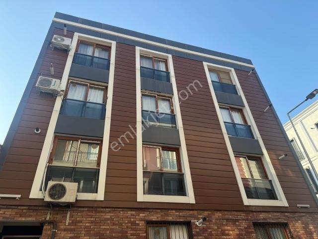 Buca Üçkuyular Meydanında 1+1 Eşyalı Kiralık Daire