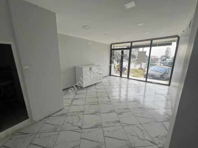 Buca Ufuk Mah.de 25m2 Wc'li Ana Cadde Üzerinde Kiralık Dükkan