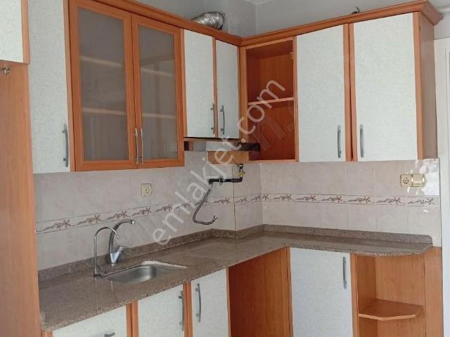 Buca Vali Rahmi Mahallesi'nde 3+1 Kiralık Daire