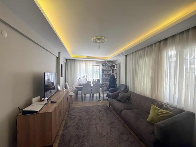 Buca Vergi Dairesi Yakını 2+1 Tadilatlı Çift Cephe Satılık Daire