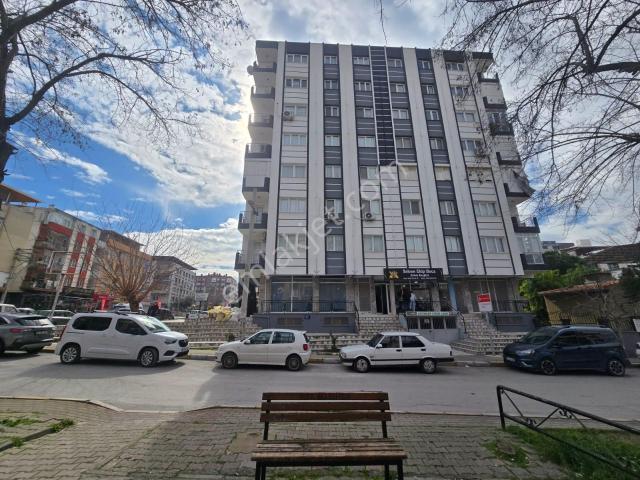 Buca Yıldız Mah. Satılık 3+1 130 M2 Daire Ara Kat Asansörlü