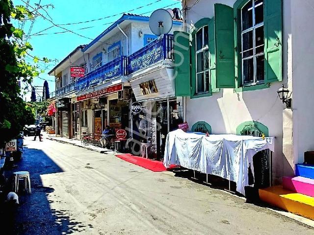 Buca' Yanık Kahvelerde Cafe Ve Restoran Etüt Merkezi Vs Uygun 2 Katlı Fırsat Mustakil Bina