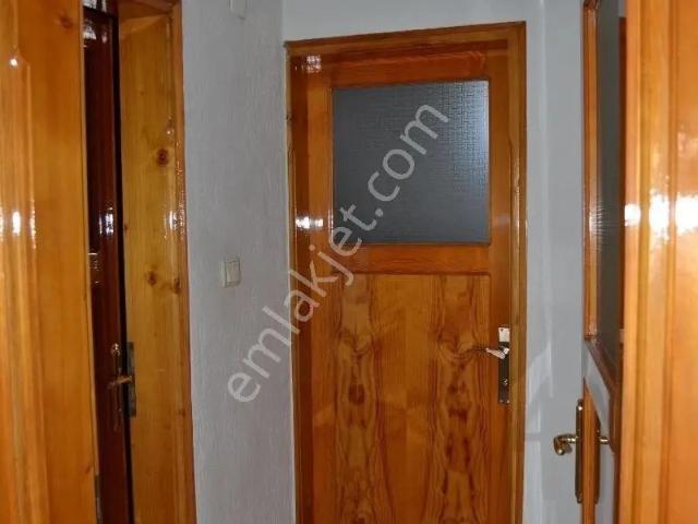 Buca Yeşilbağlar Mah.186 M2 3+1 2.kat D.gazlı Arakat köşe Daire