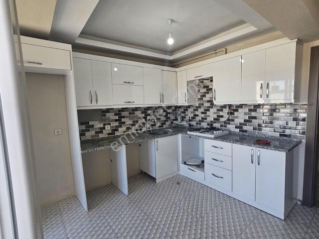 Buca Yeşilbağlar Mahalesinde Kiralık 2÷1 80m2 2+0 Daire