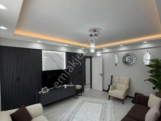 Buca Yeşilbağlar Mahallesinde 2+1 100 M2 Kapalı Mutfak Sıfır Tadilatlı Doğalgazlı Satılık Daire