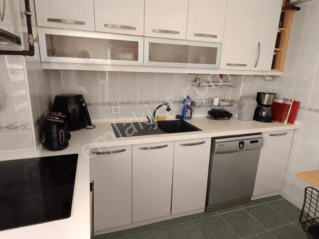 Buca Yeni Kaymakamlık Yanı Kapalı Mutfak 130 M2 3+1 Daire