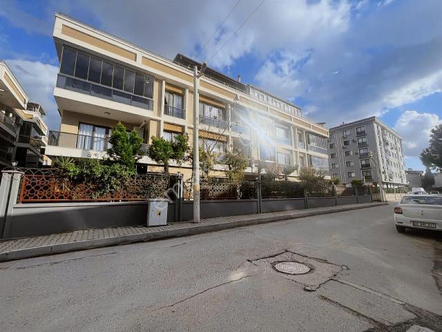 Buca Yenigün Mahallesi 4+1 Apartman Dubleks 180 M2
