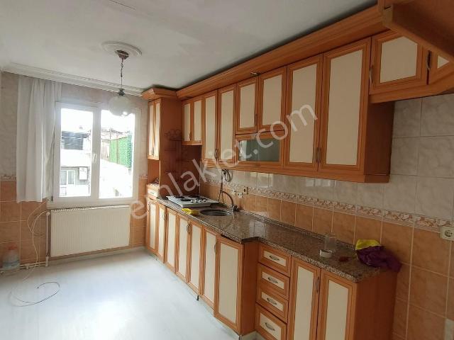 Buca Yenigün Mahallesinde Kiralık 2+1 Kapalı Mutfak Daire