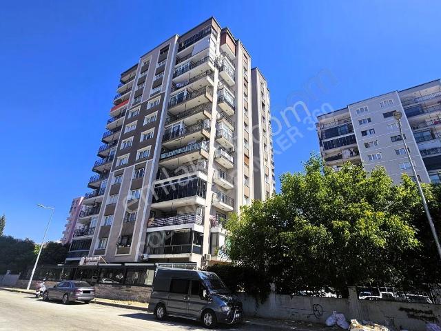 Buca Yenigün'de Site İçinde 3+1 Ara Kat Otoparklı Satılık Daire