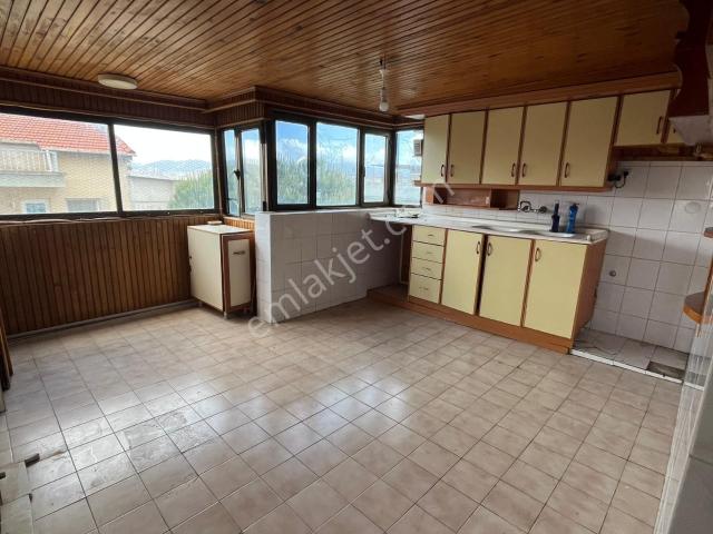 Buca Yiğitler Mah.de 2+1 95 M2 Teras Katı Kiralık Daire