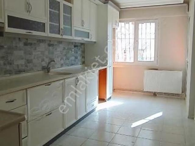 Buca'da Kiralık 3+1 Ara Kat Daire, 135m², Merkezi Konum