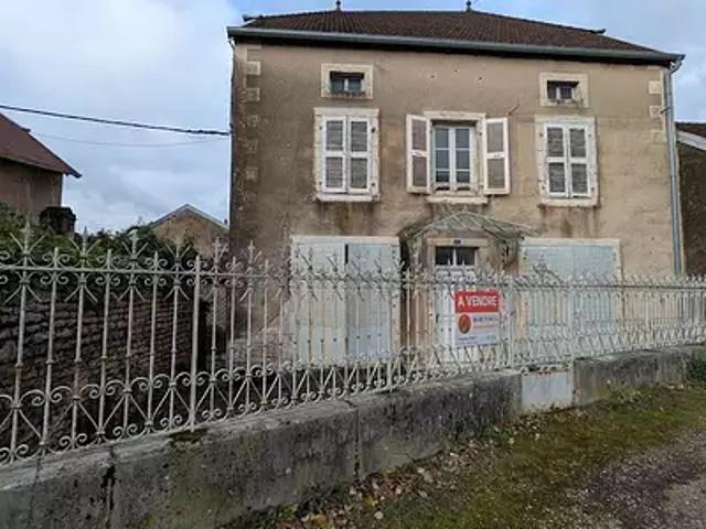 Bucey lès Gy 70700 Achat / Vente maison 9 pièces t9 au dernier étage