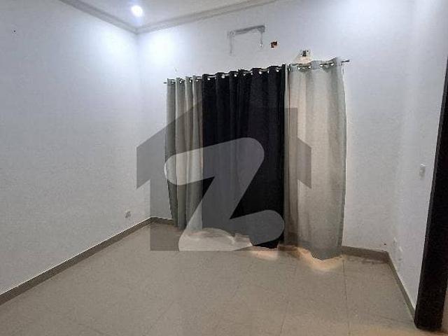 Buch villas multan appartment for rent 1st floor 5 marla park facing