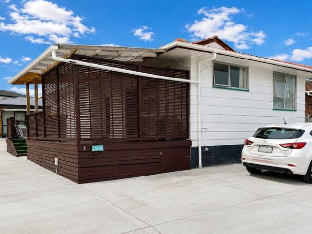 bucklands beach, 3 bedrooms