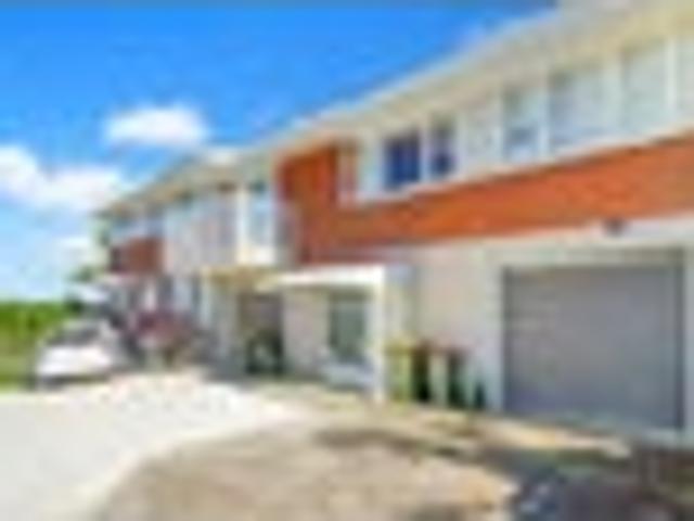 Bucklands Beach, 2 bedrooms, $650 pw