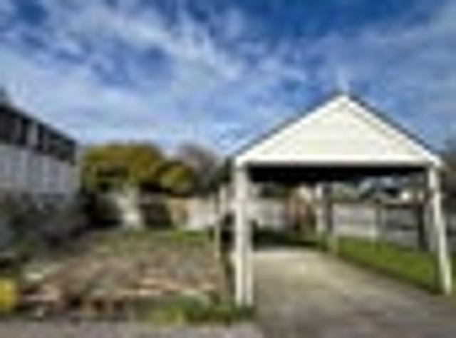 Bucklands Beach, 3 bedrooms, $700 pw