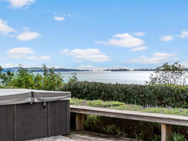 bucklands beach, 3 bedrooms