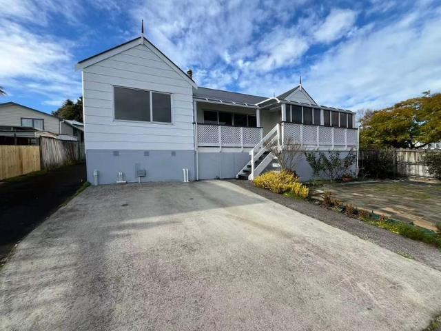 bucklands beach, 3 bedrooms