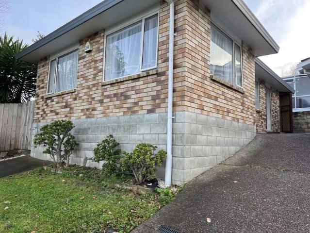 bucklands beach, 2 bedrooms