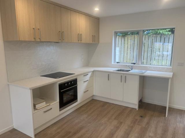 bucklands beach, 2 bedrooms