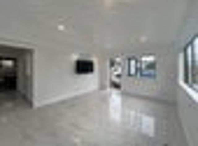 Bucklands Beach, 2 bedrooms, $590 pw