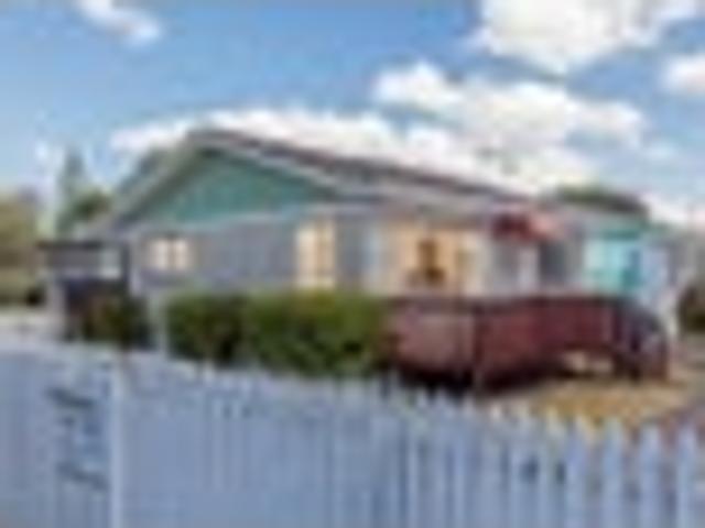 Bucklands Beach, 2 bedrooms, $595 pw