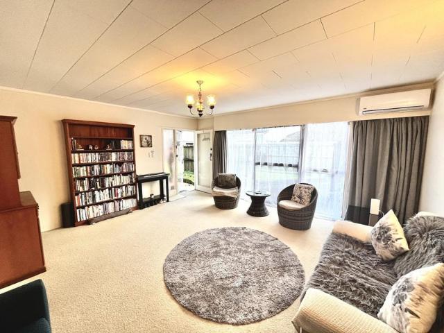 bucklands beach, 2 bedrooms