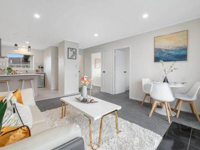 bucklands beach, 2 bedrooms