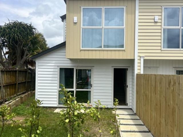 bucklands beach, 2 bedrooms