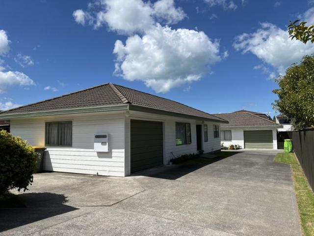 bucklands beach, 2 bedrooms