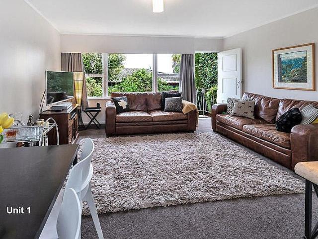 bucklands beach, 2 bedrooms