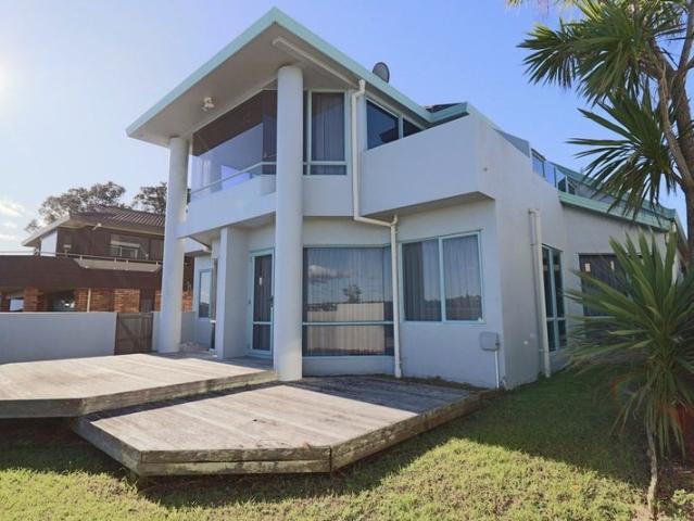 bucklands beach, 4 bedrooms